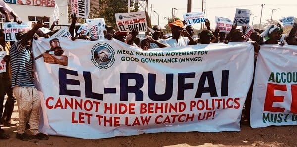Alleged N432 bn corruption case: Protesters storm EFCC headquarters, demand El-Rufai’s prosecution
