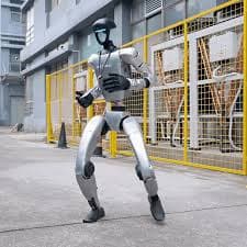 China: Robot beats human record to win half-marathon