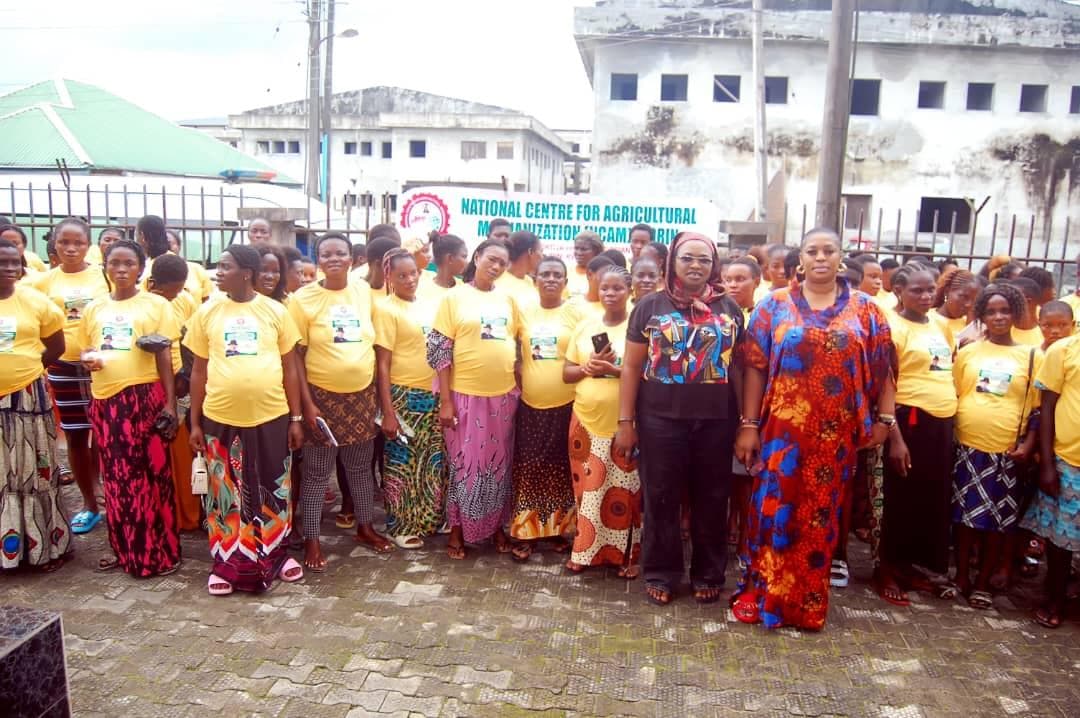 Senator Dickson Donates Medical Equipment to Hospitals in Bayelsa West